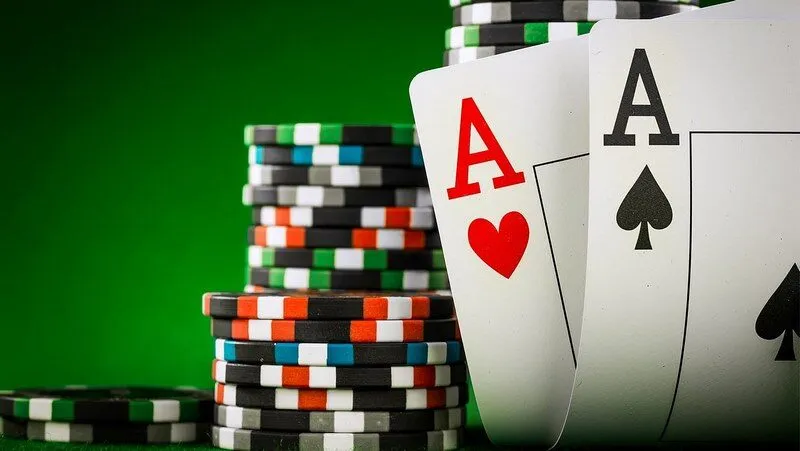 Luật chơi poker online khá đơn giản